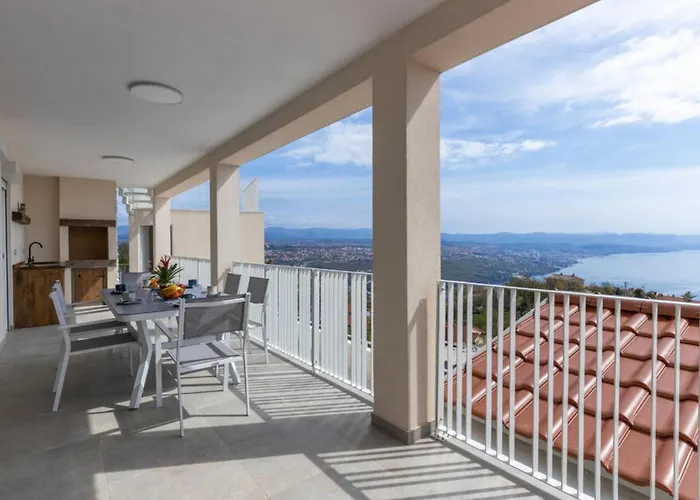 Bregha - Three Bedroom With Sea View *
