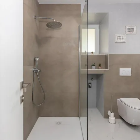 Bregha - Three Bedroom With Sea View *